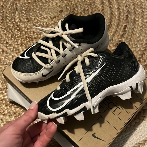 Cleats - Picture 1 of 1